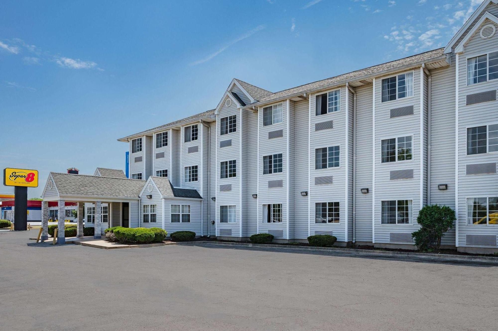 Super 8 By Wyndham Joliet Hotel Exterior foto